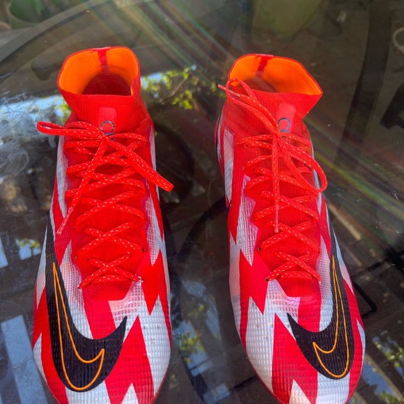 CR7 Mercriual “Chile Red” Cleats - Picture 3 of 8